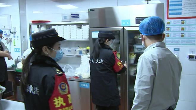 市市场监督管理局：春节餐桌“安检”启航 食品安全“C位”出道(图2)