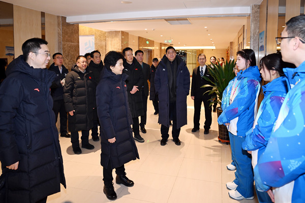梁惠玲调度检查第九届亚冬会筹办工作(图3)