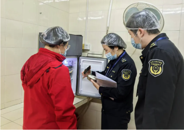 护航开学季！广州市市场监管局开展校园及周边食品安全监督检查(图1)