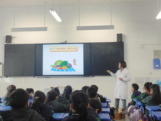 求知路小学：强化食品安全意识 共筑健康饮食防线(图2)