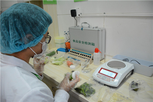 市区联合行动 确保春节食品安全(图1)