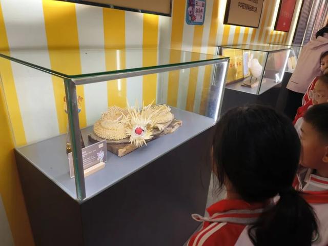 雁塔区高新路小学新少年走进食品安全教育基地(图4)