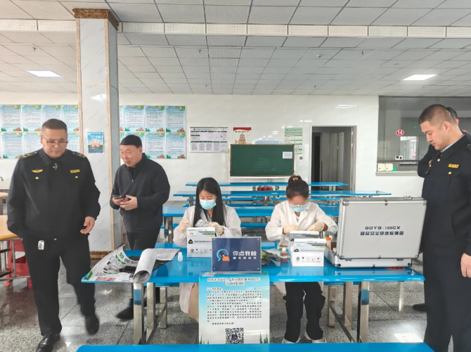 黑龙江省兰西县市场监管局开展食品安全“你点我检 服务惠民生”进校园活动(图1)
