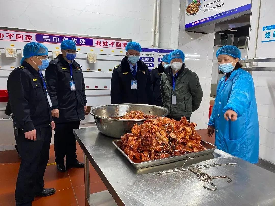 河北省秦皇岛市山海关区市场监管局开展农村食品和肉制品等专项检查行动(图1)