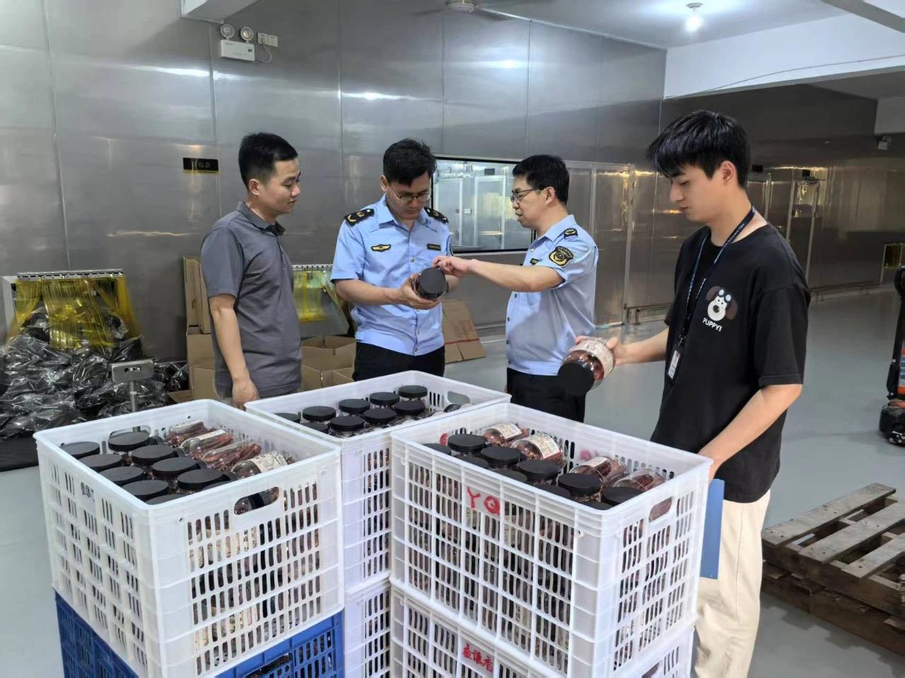 征集违法线索 引导群众参与 福建省开展农村假冒伪劣食品专项整治(图1)
