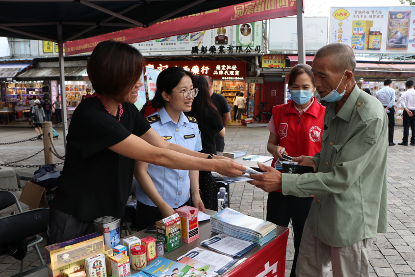 趣味科普获好评！深圳市市场监管局盐田监管局药品保健食品安全科普走进中英街(图2)
