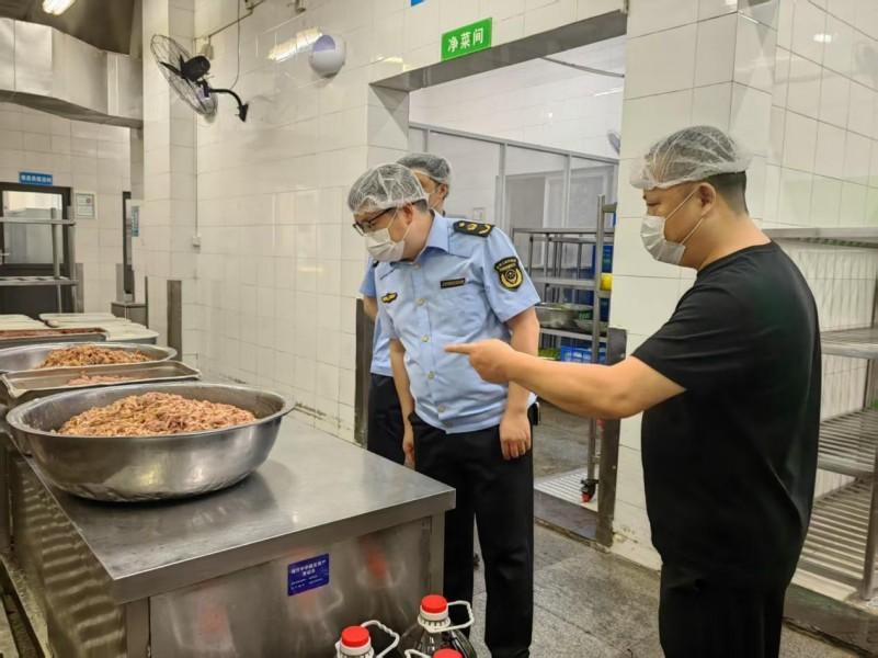 绵竹市市场监管局全力护航高考食品安全(图1)