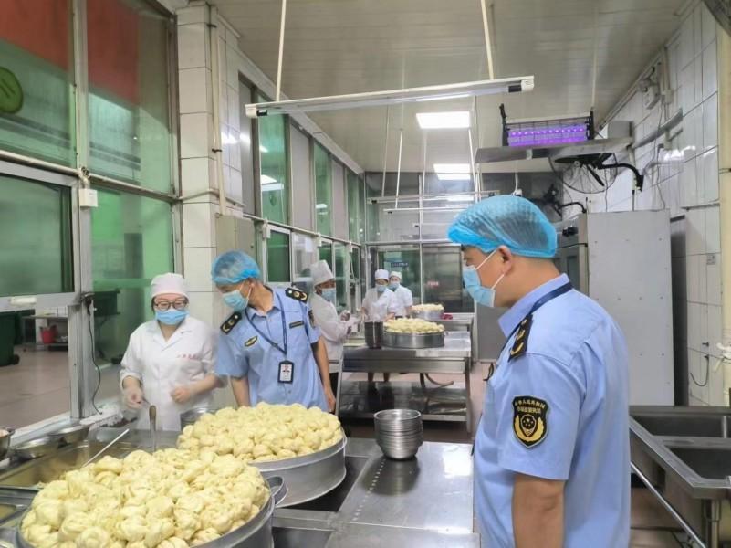 绵竹市市场监管局全力护航高考食品安全(图2)