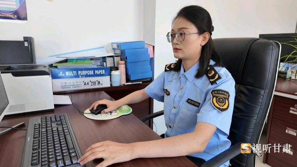 临夏东乡：以专业守护“舌尖安全”——记食品生产流通监管干部张瑜(图1)
