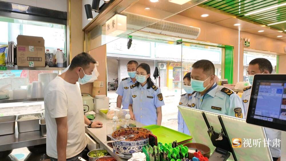 临夏东乡：以专业守护“舌尖安全”——记食品生产流通监管干部张瑜(图3)