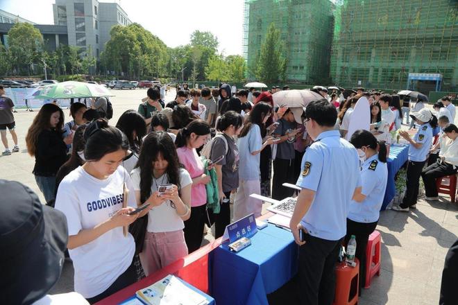 2025年湖北省食品安全“百姓点检日”走进随州职业技术学院(图2)