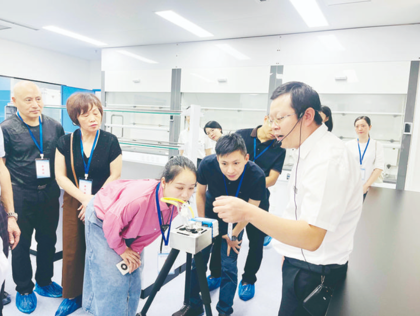 企业“点单”提诉求部门“接单”办活动让“点单服务”成为营商环境“加分项”(图1)