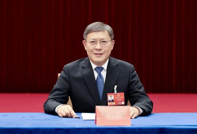 专访最高法副院长茅仲华：重拳惩治严重危害人民群众身体健康的食品药品安全犯罪(图1)