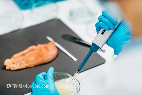 内蒙古满洲里市开展校园食品安全联合检查(图1)