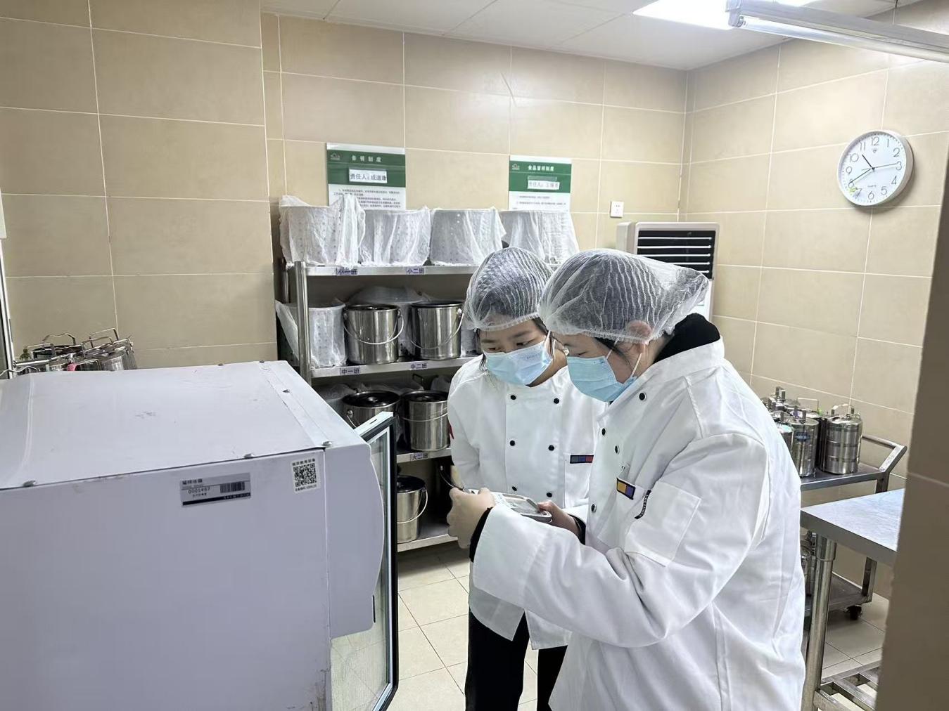 守护校园“食”光南京市溧水区市场监管局开展春季校园食品安全检查(图1)