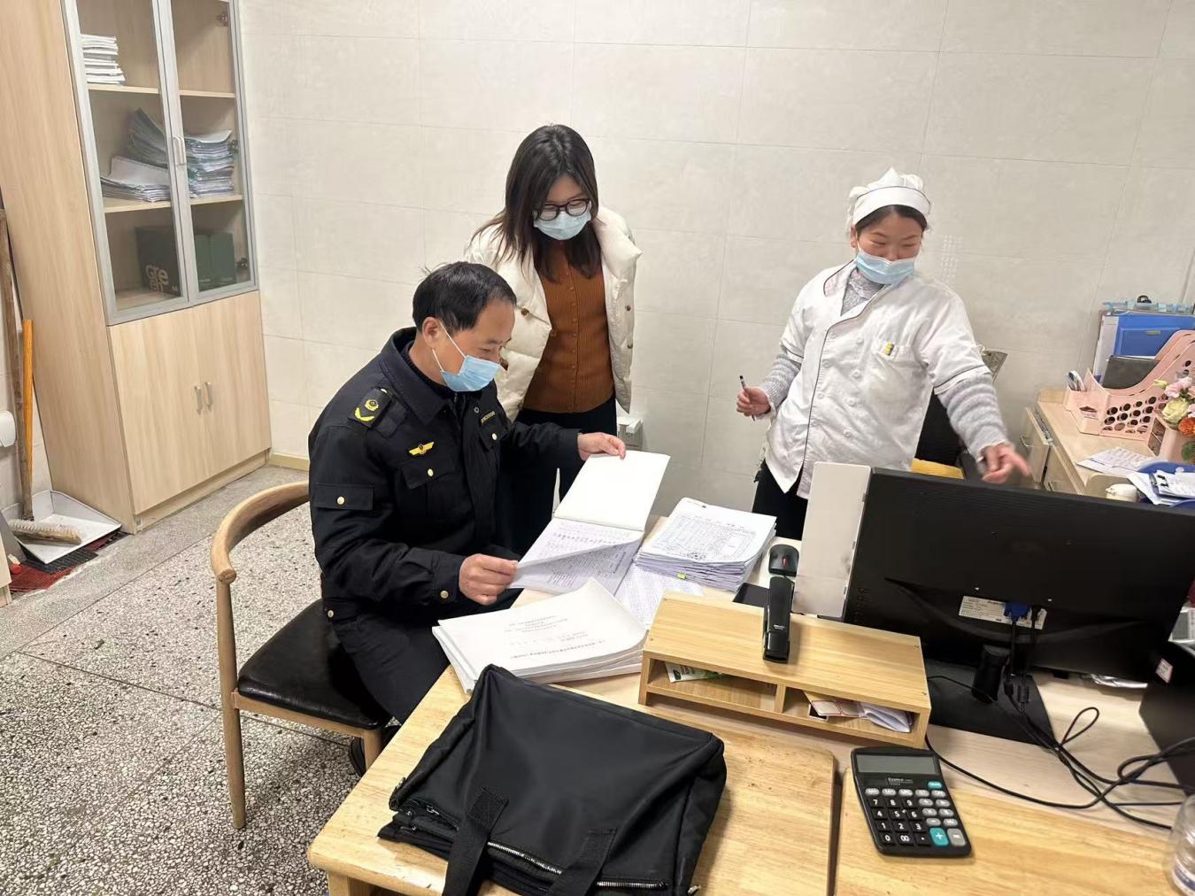 守护校园“食”光南京市溧水区市场监管局开展春季校园食品安全检查(图3)