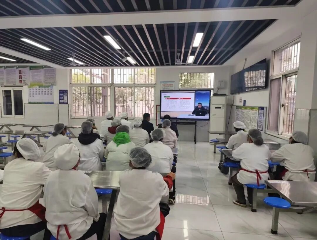 事关学生吃饭安全！湖北印发指南规范学校食堂食品安全培训考核(图1)